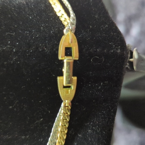 Unmarked Vintage 2-Tone Silver/Gold Herringbone Choker - Picture 4 of 5